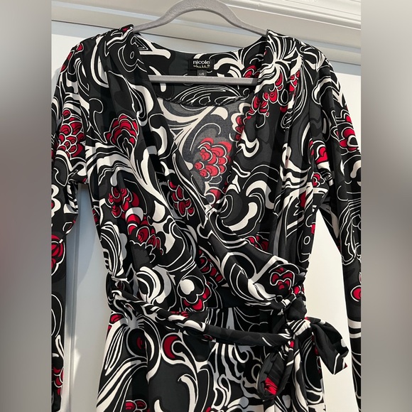 Nicole Miller Long Sleeve Faux Wrap Dress Size Large - Picture 2 of 4